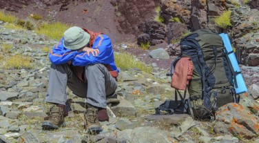 Altitude sickness while trekking  Nepal, what to do?